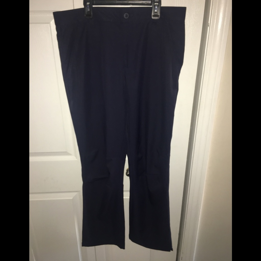 IZOD Golf men’s pants sz 33x32 navy blue